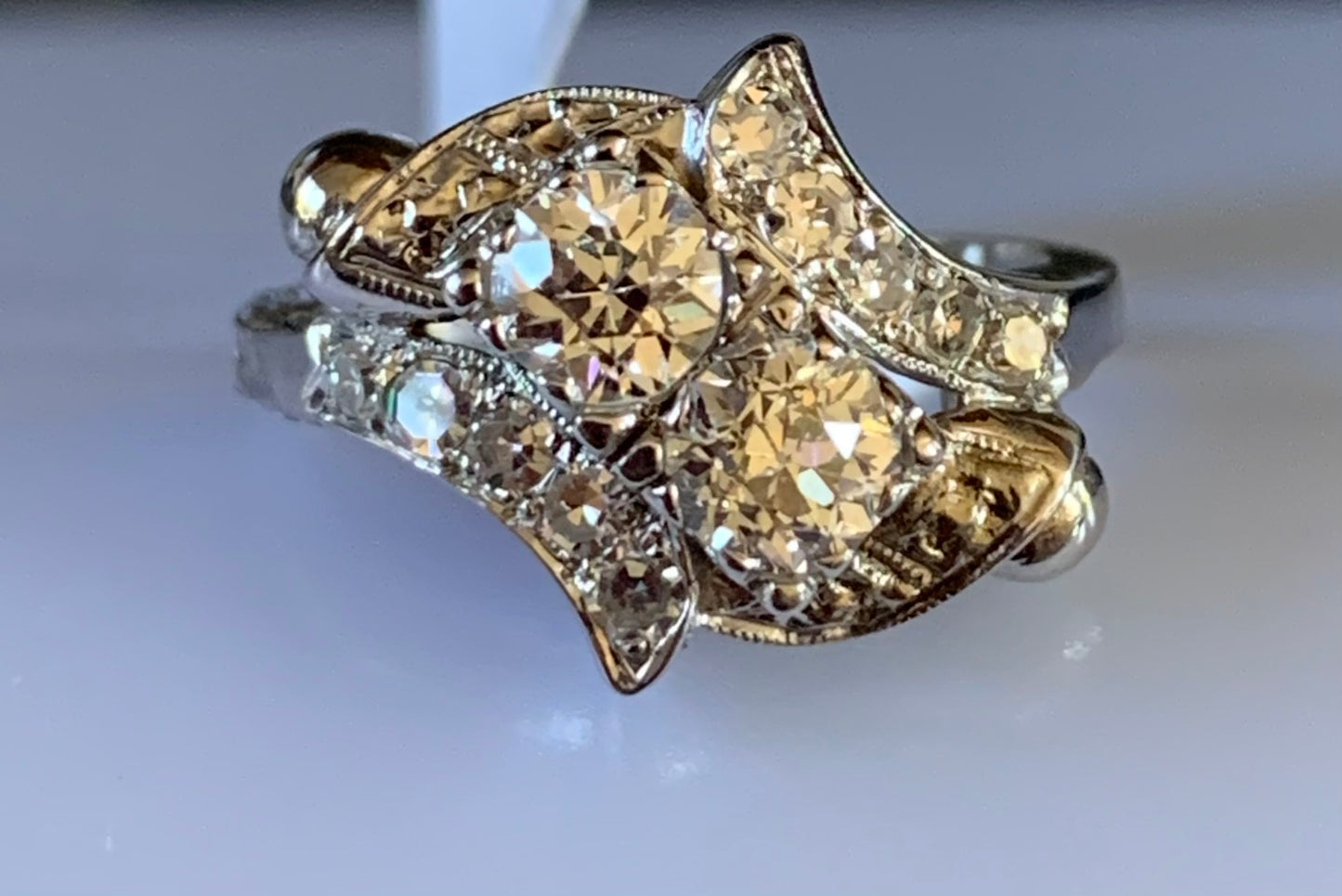 14KW Diamond Ring 0.55ct(dia) .22ct(s dia) Circa 1940s ESTATE Size 6 .22ct Sd