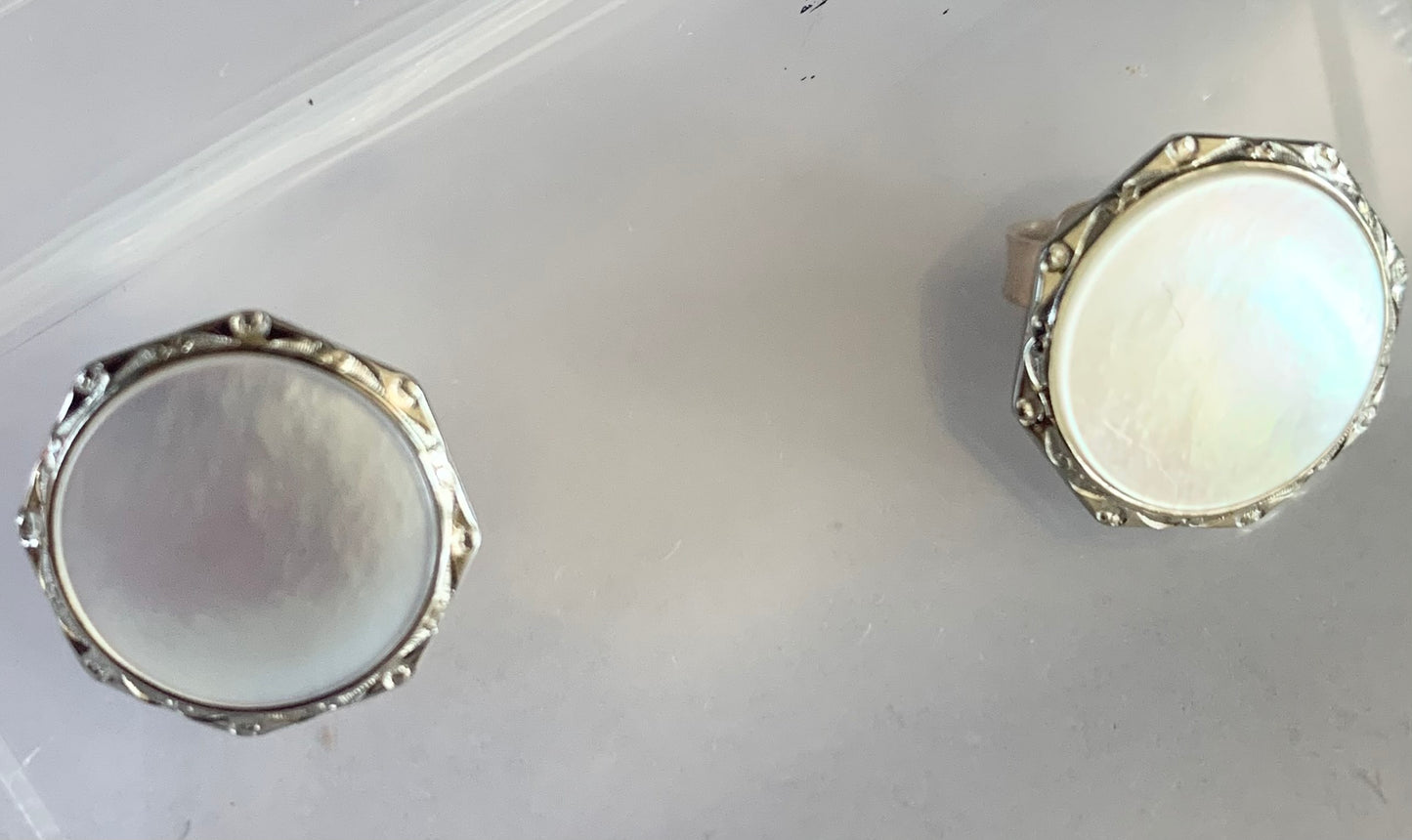 PL14KY Mother Of Pearl  Art Deco Earrings 2.8gr Circa 1920s