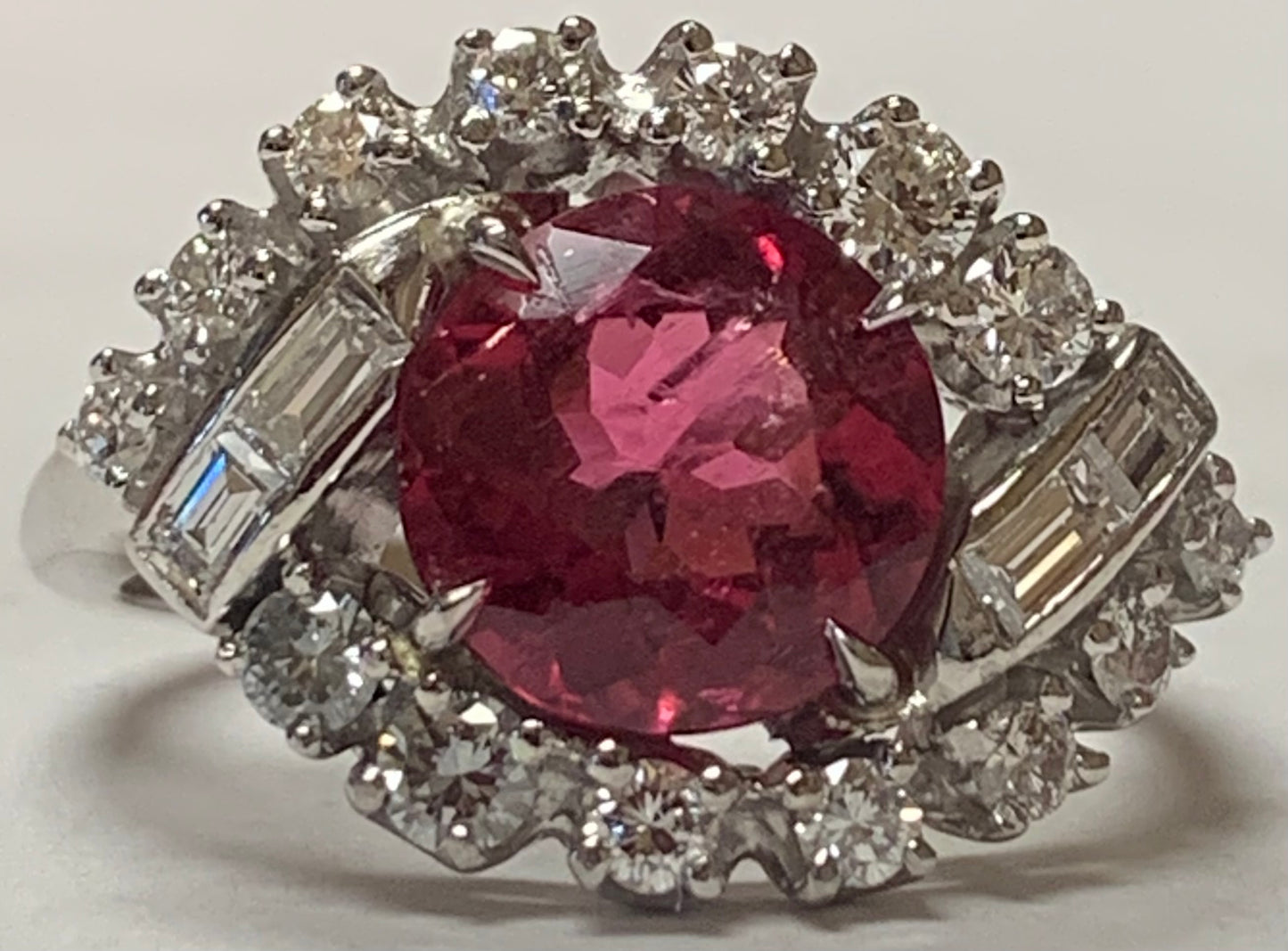 PT Rubelite Tourmaline & Diamond Ring 8.2gr 2.35ct(rub tourm) 1.21ct twt(dia)