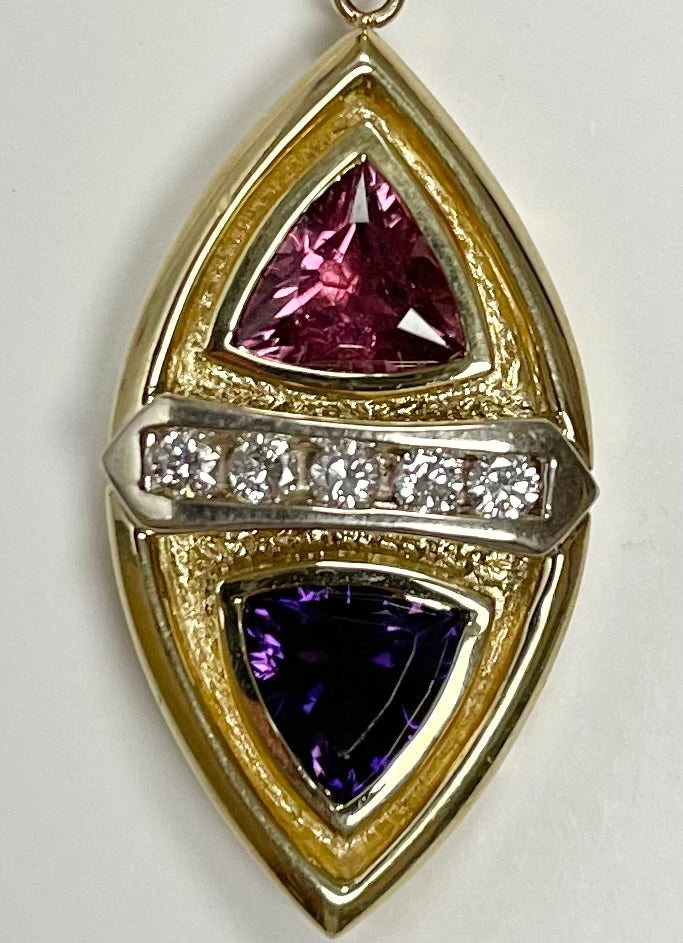 18K2T Tourmaline & Amethyst Pendant 15.6gr 1.75ct(tm) 1.80ct twt(ame) 1970s