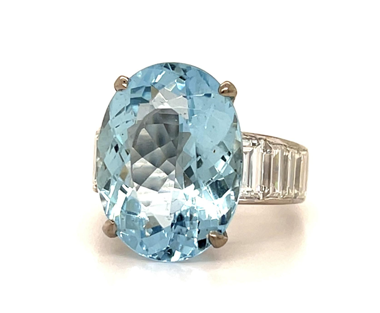 10.73ct Aquamarine 2.50ct Diamond 18KW Ring 6 Size 9.37g