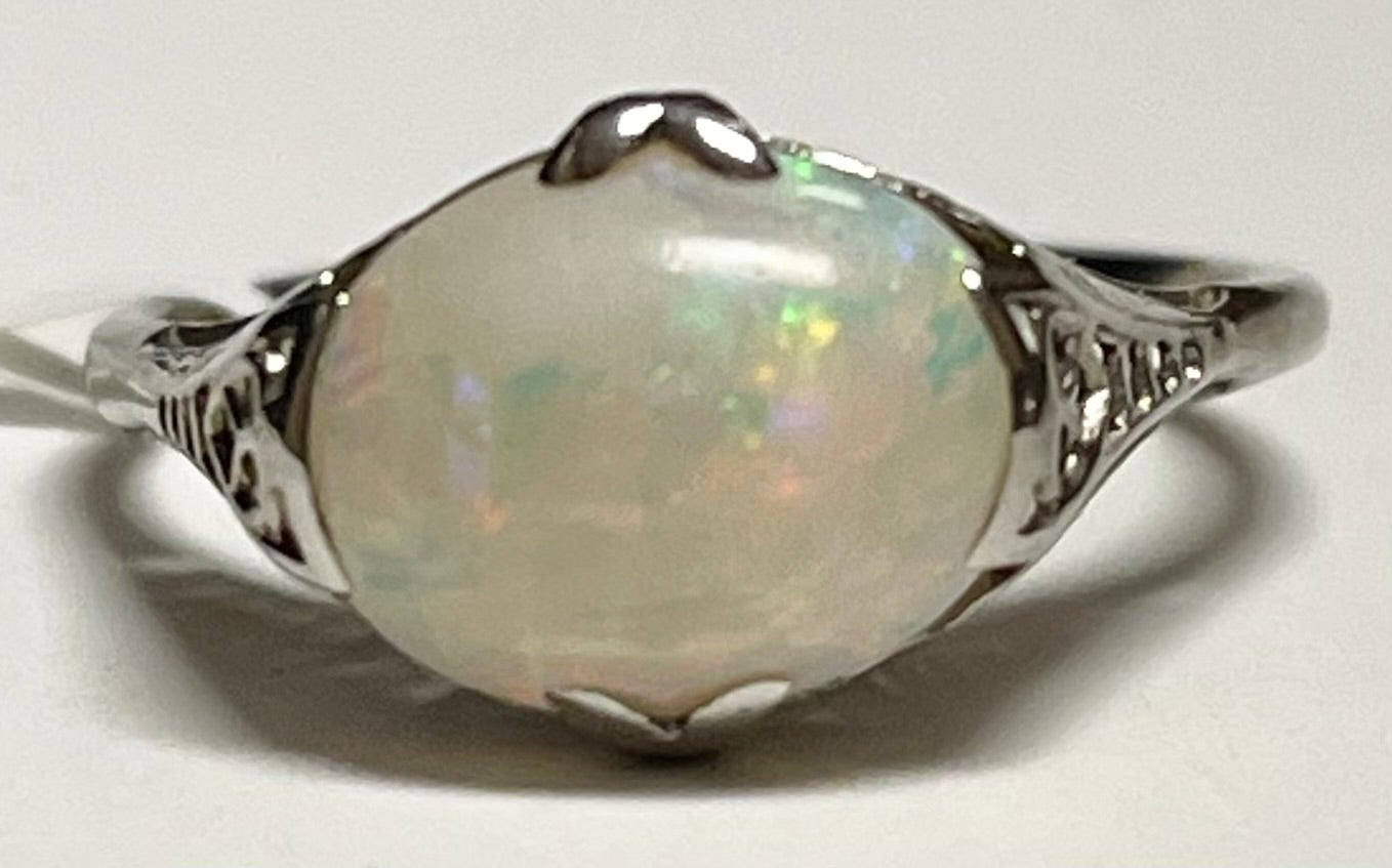 18KW Australian Opal Art Deco Ring 2.8gr 2.00ct(op) Circa 1930s ESTATE