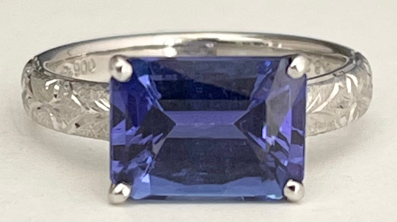 3.82ct Tanzanite PT Tanzanite Ring 6.2gr Size 7.50