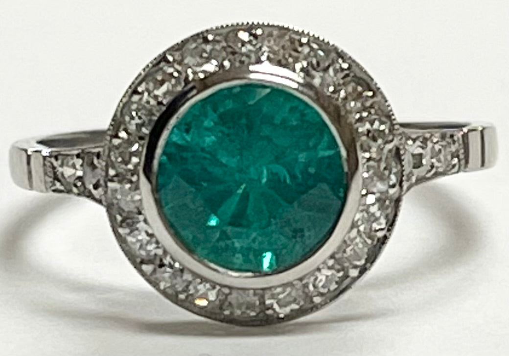 PT Emerald & Diamond Ring 3.2gr 1.35ct(em) 0.52ct twt(dia)
