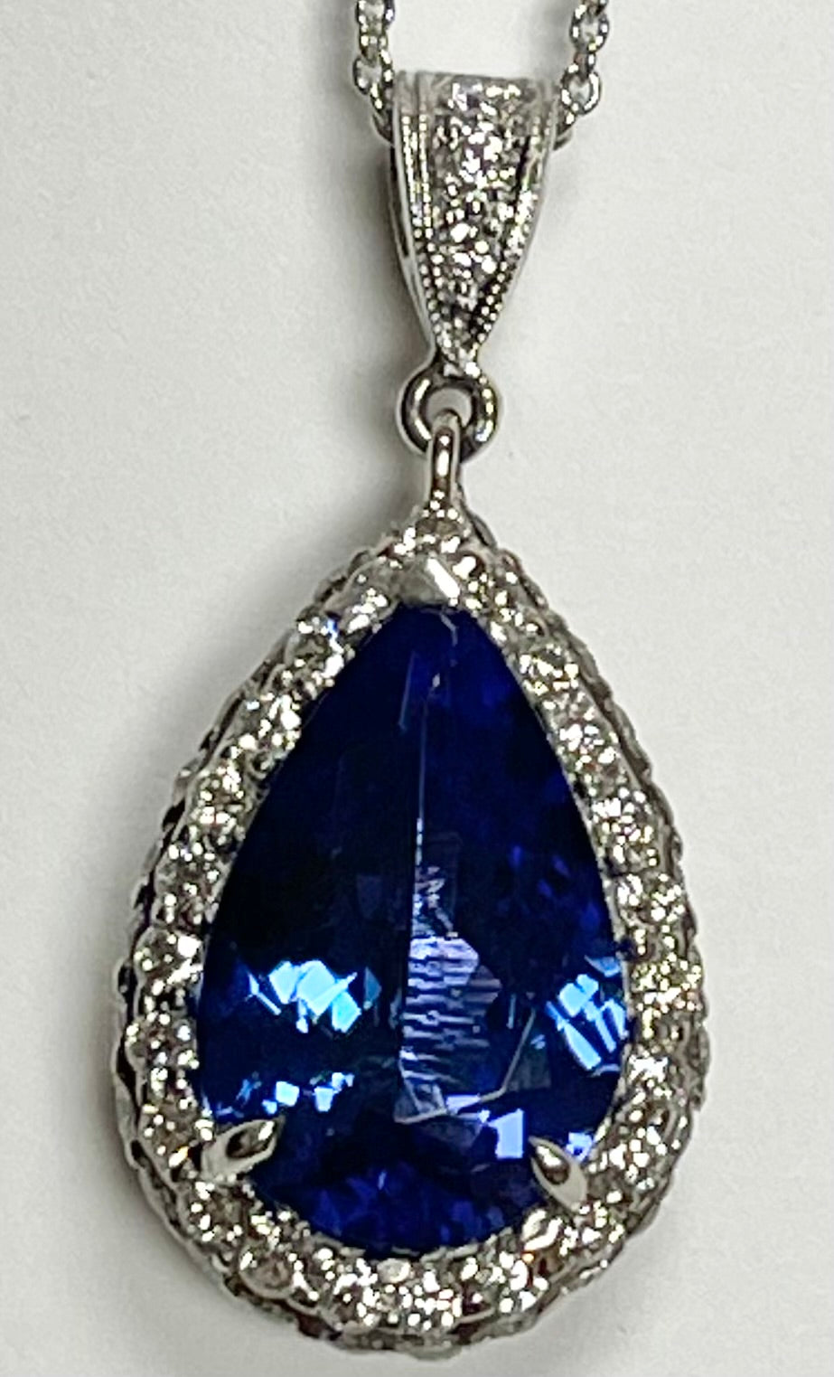 PL Tanzanite & Diamond Pendant 4.7gr 3.65ct(tz) 0.76ct twt(dia)
