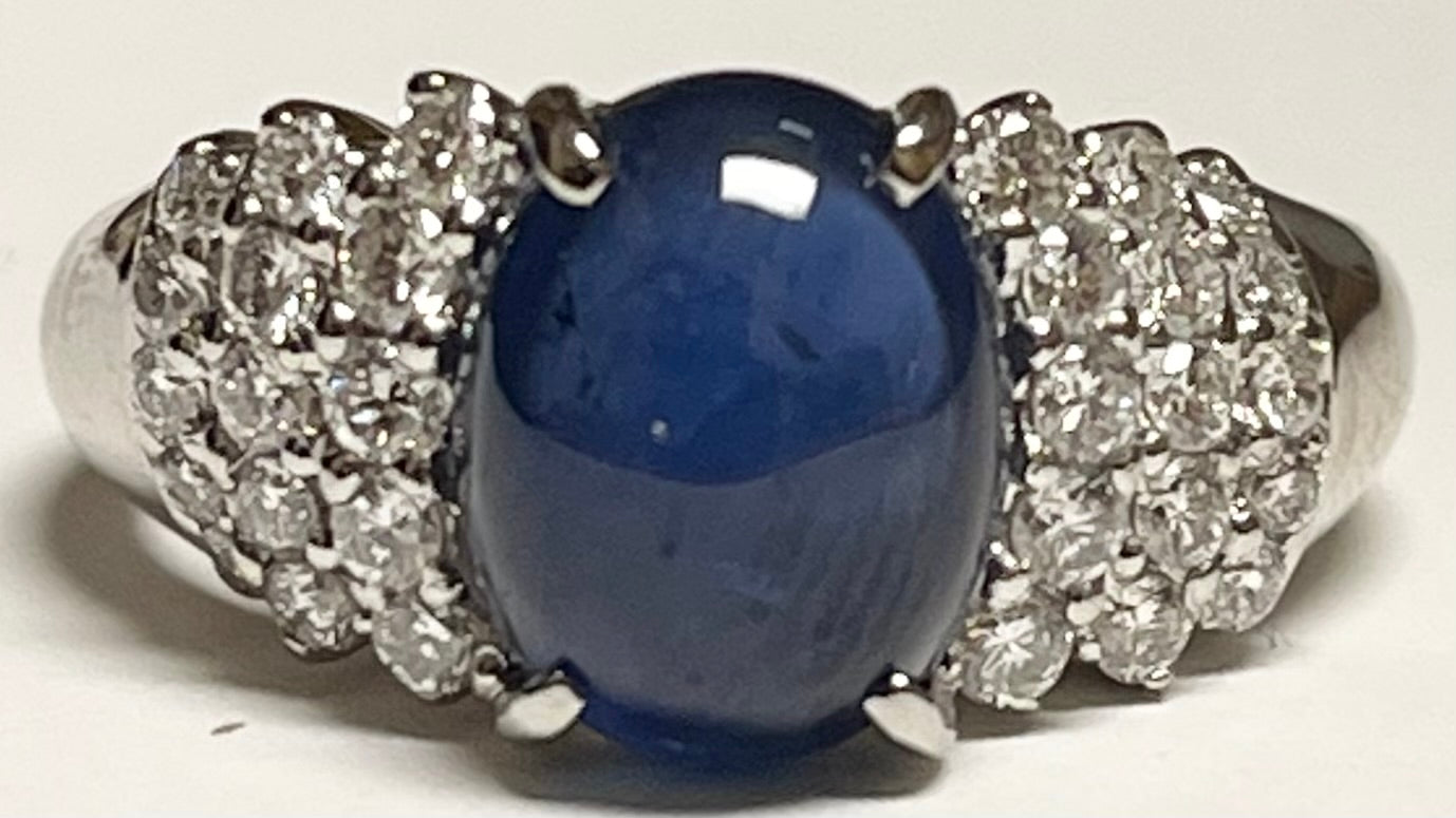 Estate 4.07ct Sapphire Cabouchon & 0.54ctw Diamond Ring