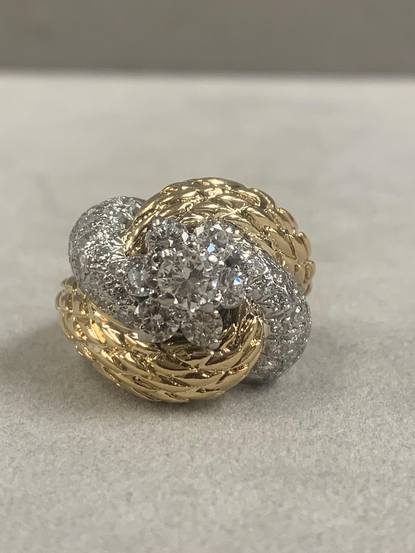 (Circa 1960s) Ring 18K White and Yellow Gold / CD .35ct / SD 2.40ct