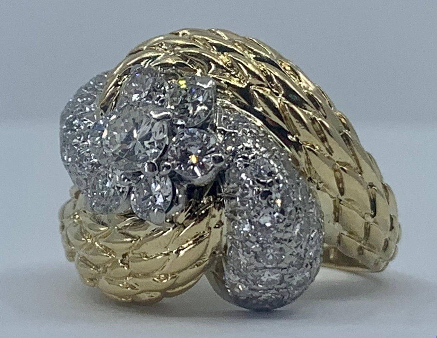 (Circa 1960s) Ring 18K White and Yellow Gold / CD .35ct / SD 2.40ct