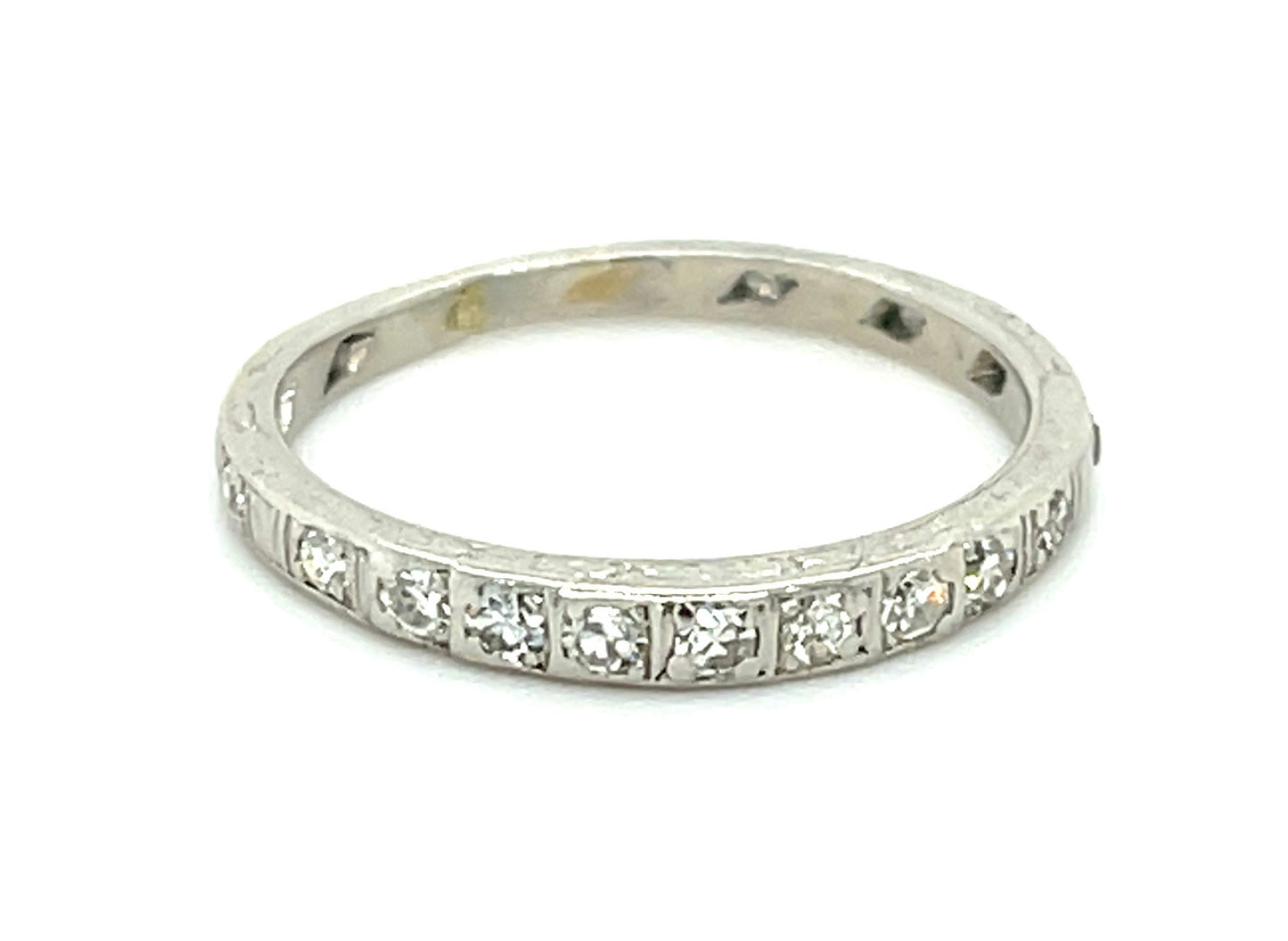 Estate 0.40ct Diamond 16 Stones PT 2.70gr Art Deco Eternity Band Circa 1920s