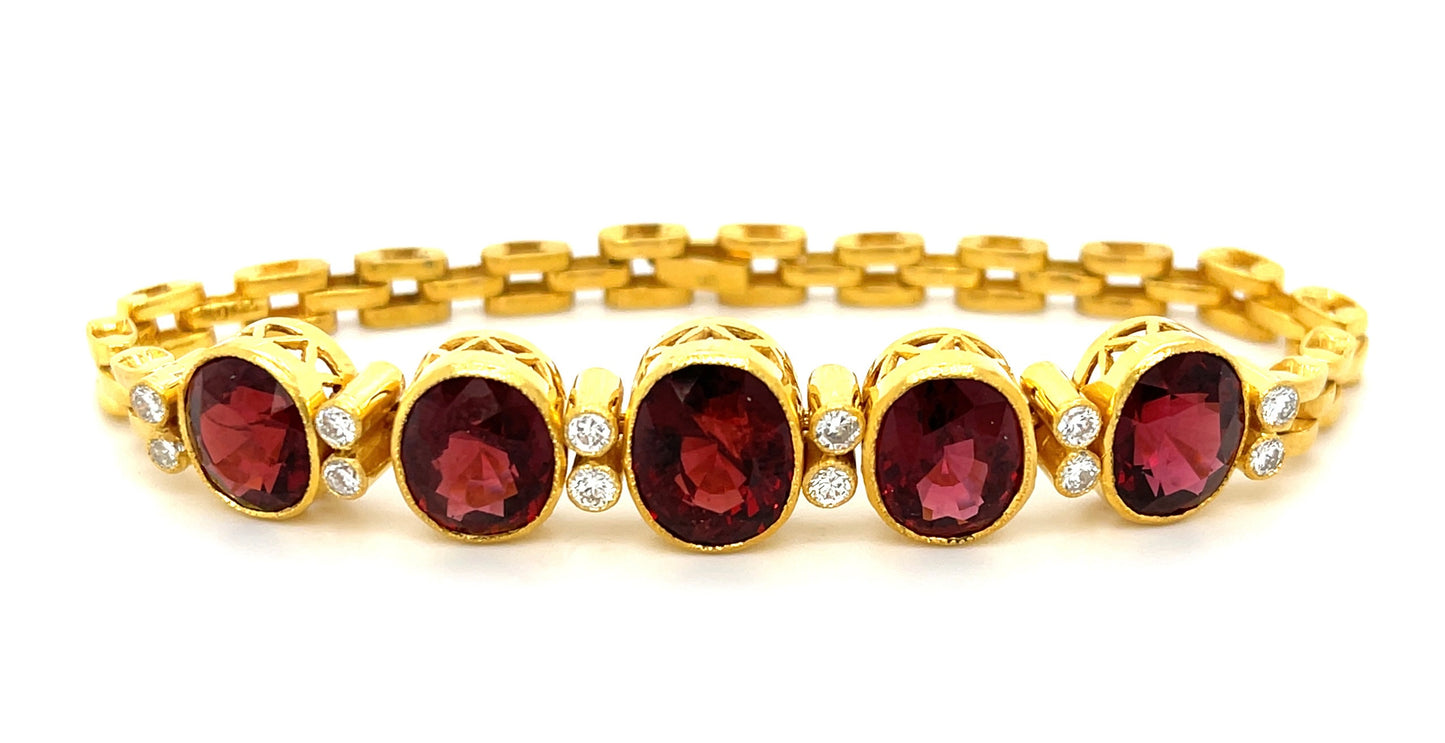 22.00ct Red Garnet & 0.76ctw Diamond 14KY 22.00gr Bracelet Length 7.25