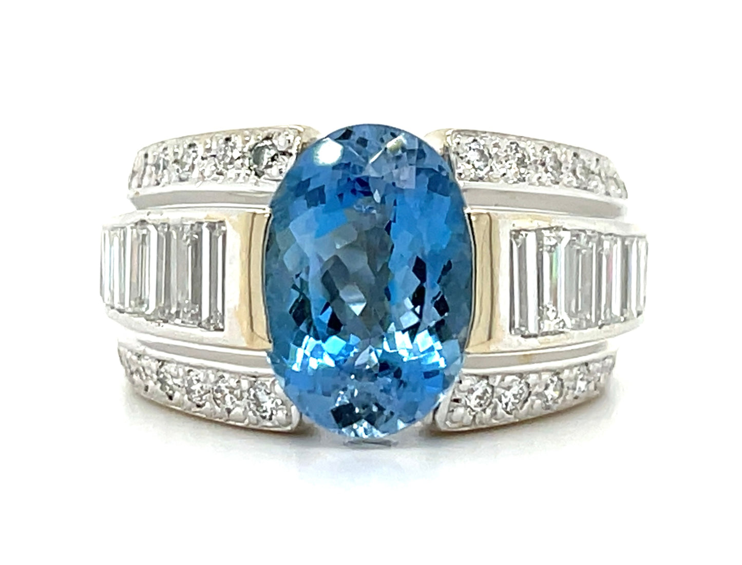 Estate  6.00ct Aquamarine &  3.00ctw Diamond 18KW  17.20gr Ring Circa 1980s Size