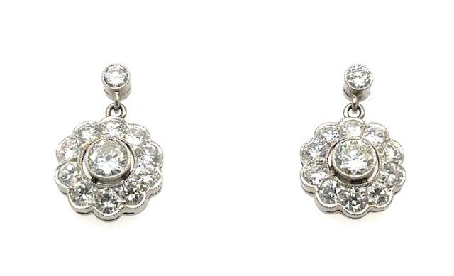 .44ct PT Earrings 3.20gr Sd-1.90ct Length 10/16