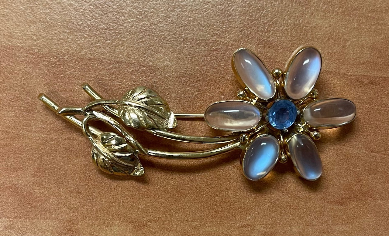 Retro 12.00ct Moonstone 14KY 10.00gr Brooch Circa 1940s Blue Sheen 2.50"