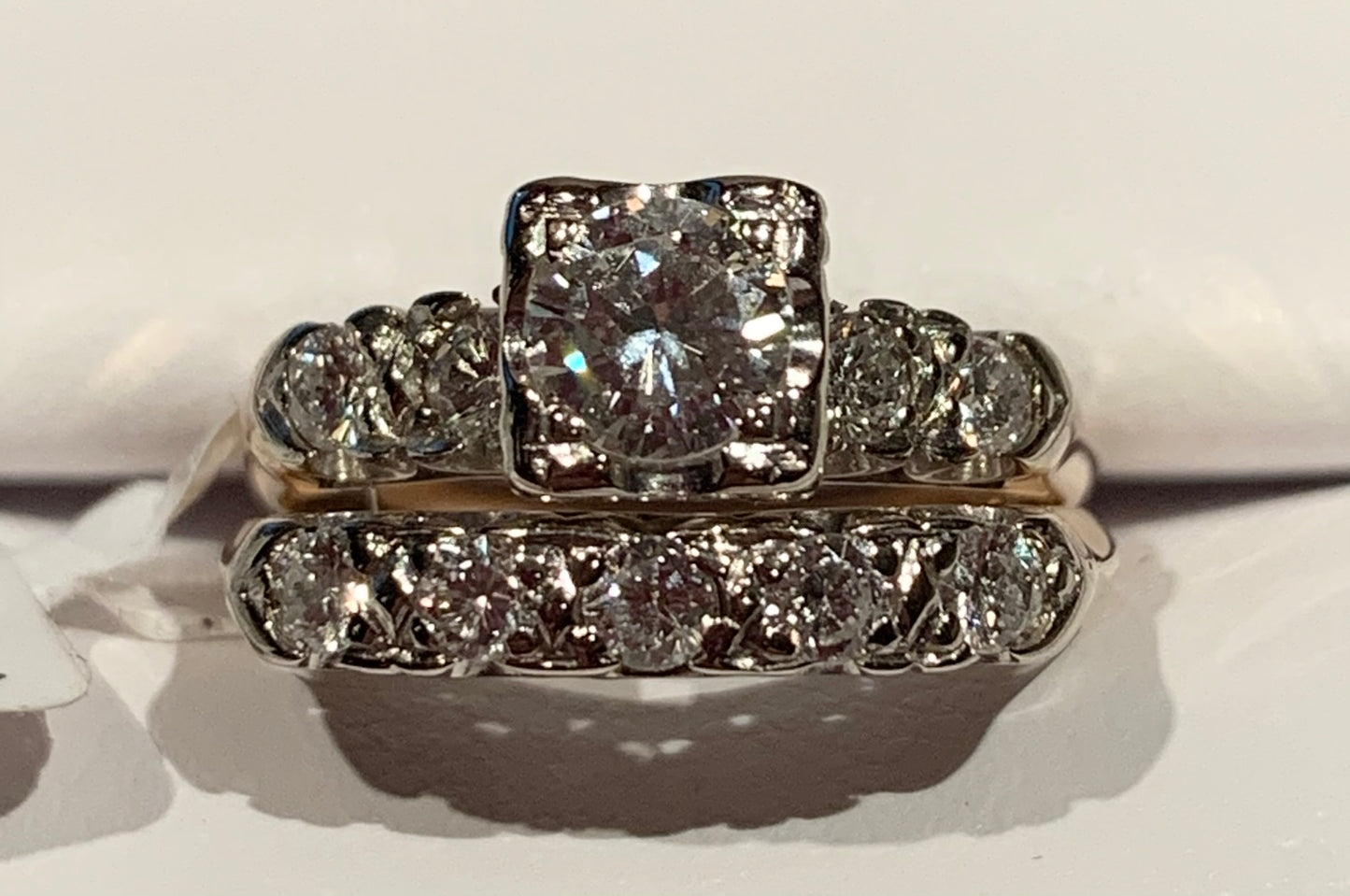 14K2T Diamond Ring 3.5gr 0.40ct(dia) .45ct(s dia) Circa 1960s ESTATE Size 4.75