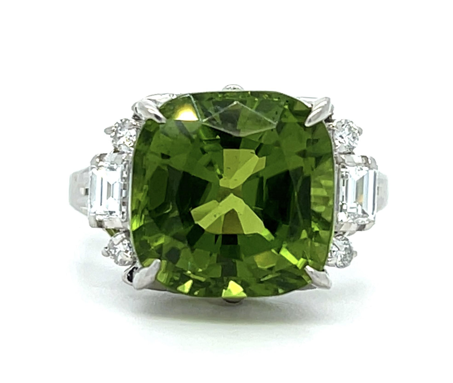 10.24ct Peridot .46ct Diamond Platinum Ring 8.90g 7.50 Size