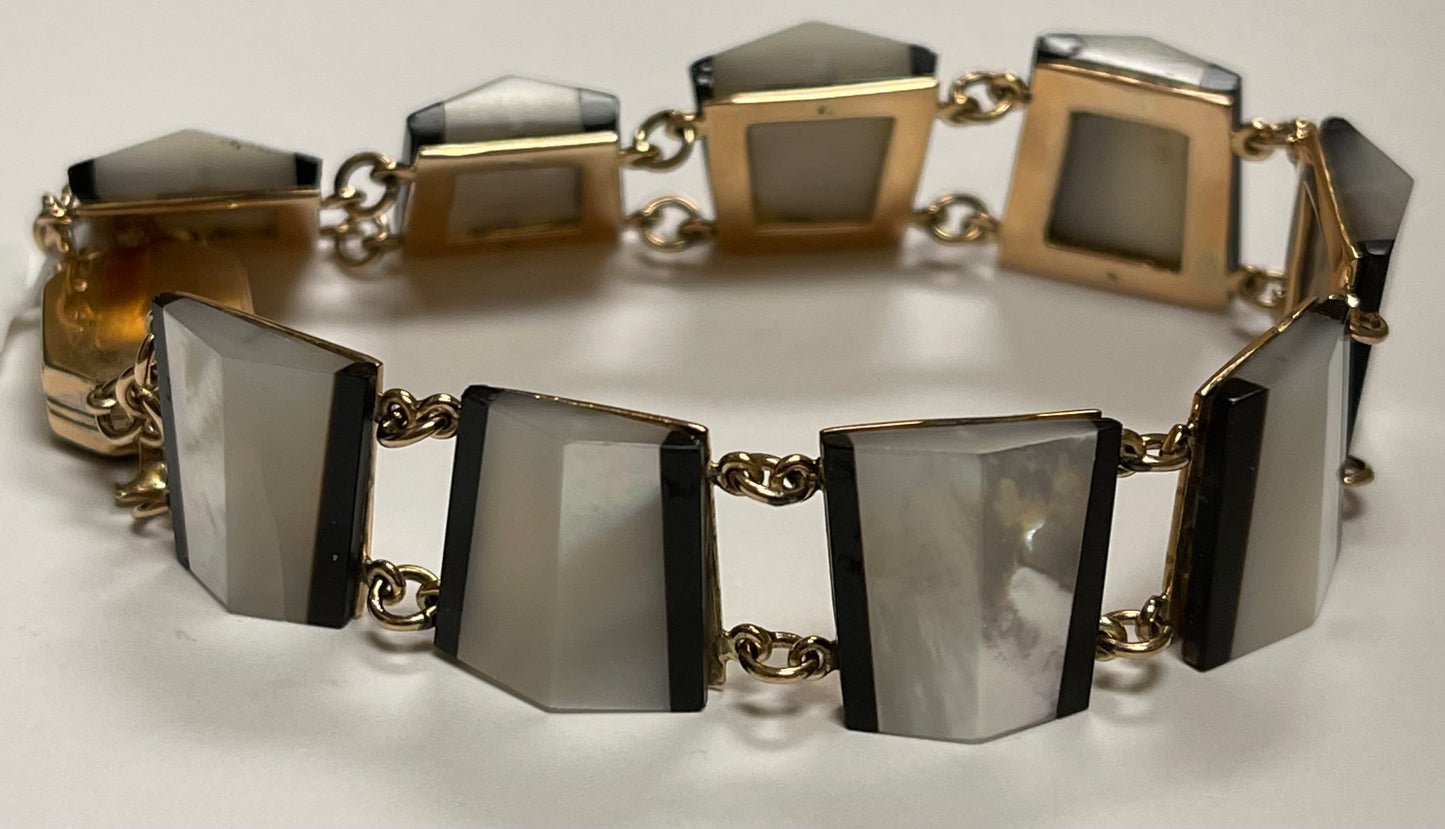 14KY Mother of Pearl & Onyx Custom Made Bracelet 29.9gr Circa 1960s ESTATE Siz