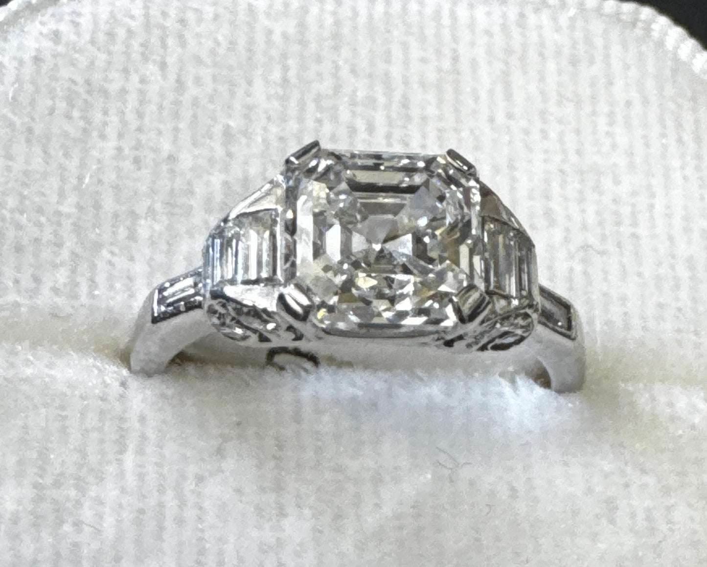 Art Deco 2.29ct G VS2 Asscher Cut Diamond Platinum Ring (Antique 1920s)