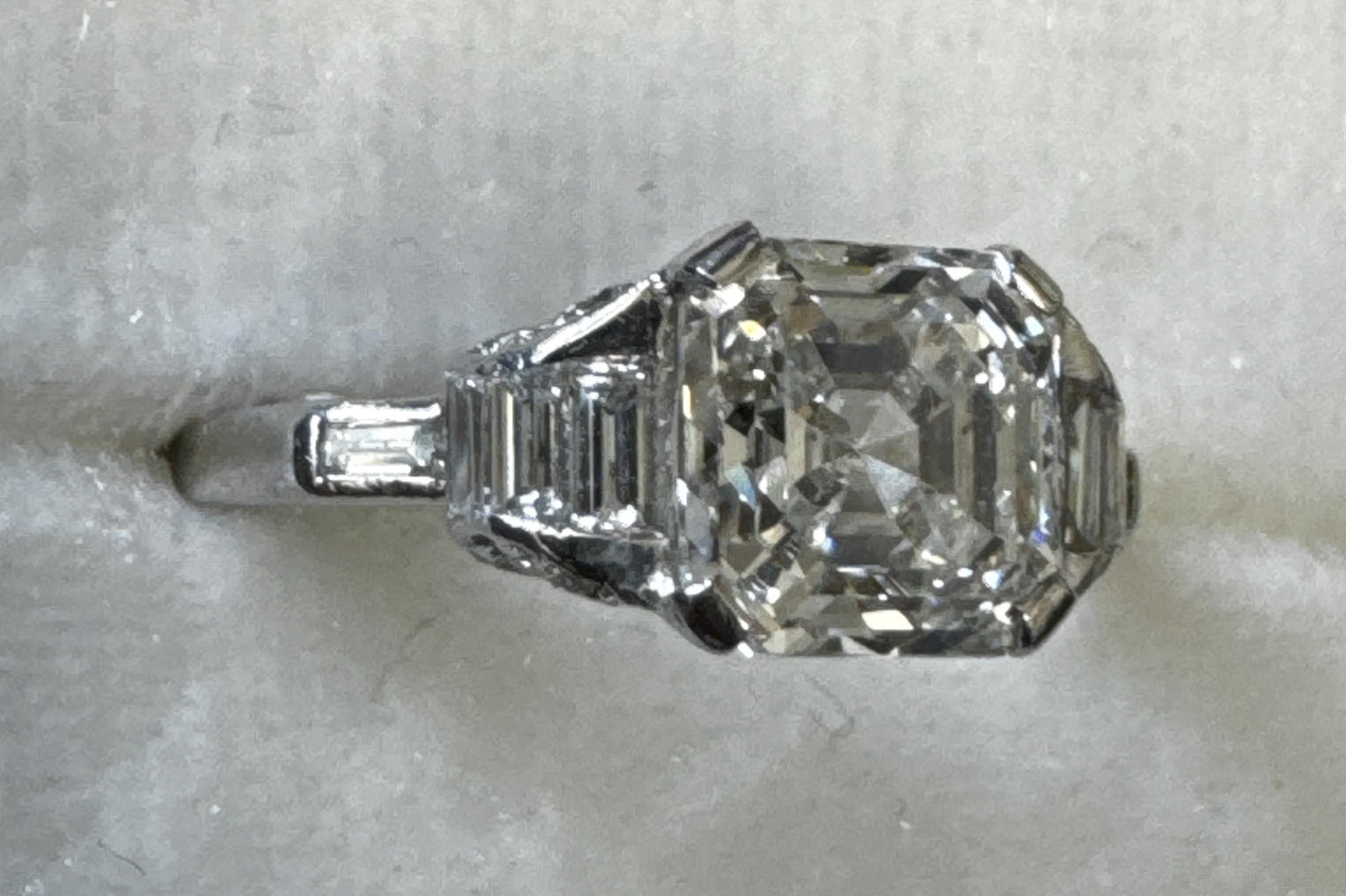 Art Deco 2.29ct G VS2 Asscher Cut Diamond Platinum Ring (Antique 1920s)