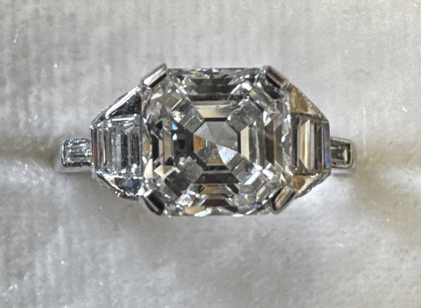 Art Deco 2.29ct G VS2 Asscher Cut Diamond Platinum Ring (Antique 1920s)