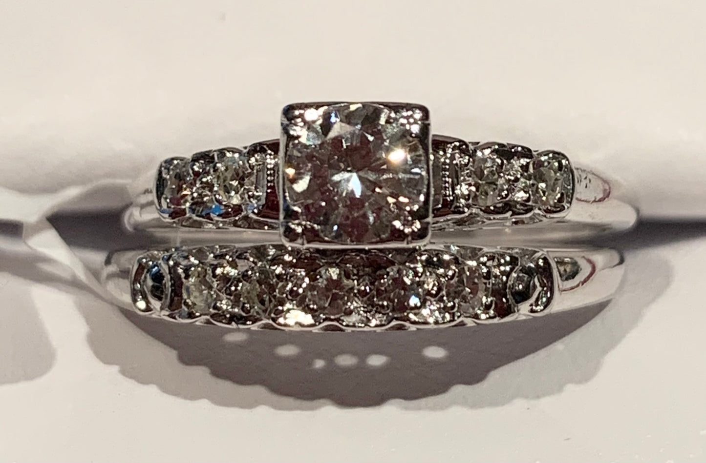 PL Diamond wedding set rings 0.30ct(c dia) .27ct(s dia) 5.60gr Circa 1950s ESTAT