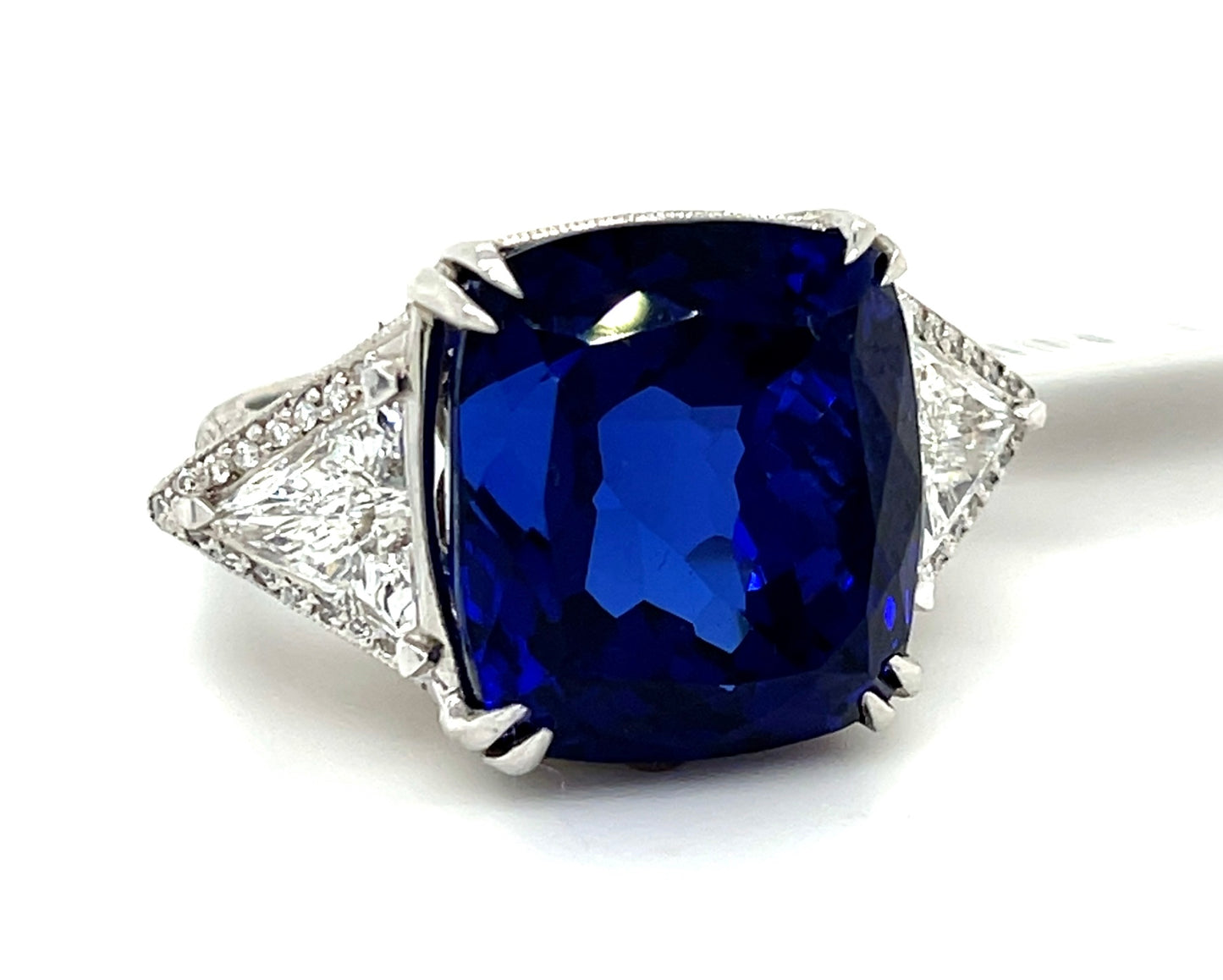 26.96ct Tanzanite 1.24ct Trillion Cut Diamonds Platinum+18KY Estate Ring
