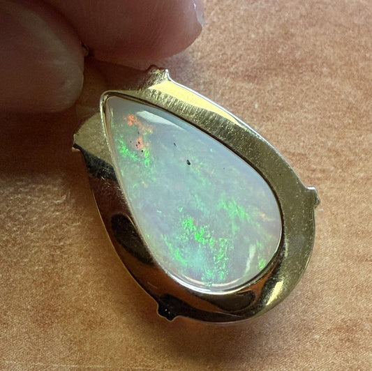 11.45ct Opal 14KY Gold Pendant 4.90g 1.25"