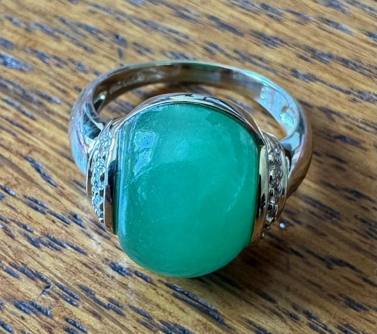 5.50ct Chrysoprase .08ct Diamond 14KY Ring