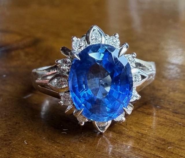 2.95ct Oval No Heat Sapphire Platinum Ring