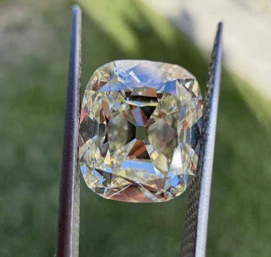 4.03ct N VS2 GIA Old Mine Cushion Diamond 18KY Ring