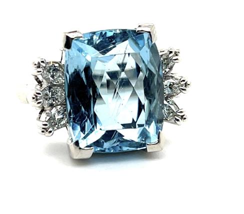 9.45ct Aquamarine .90ct Diamond Platinum Ring