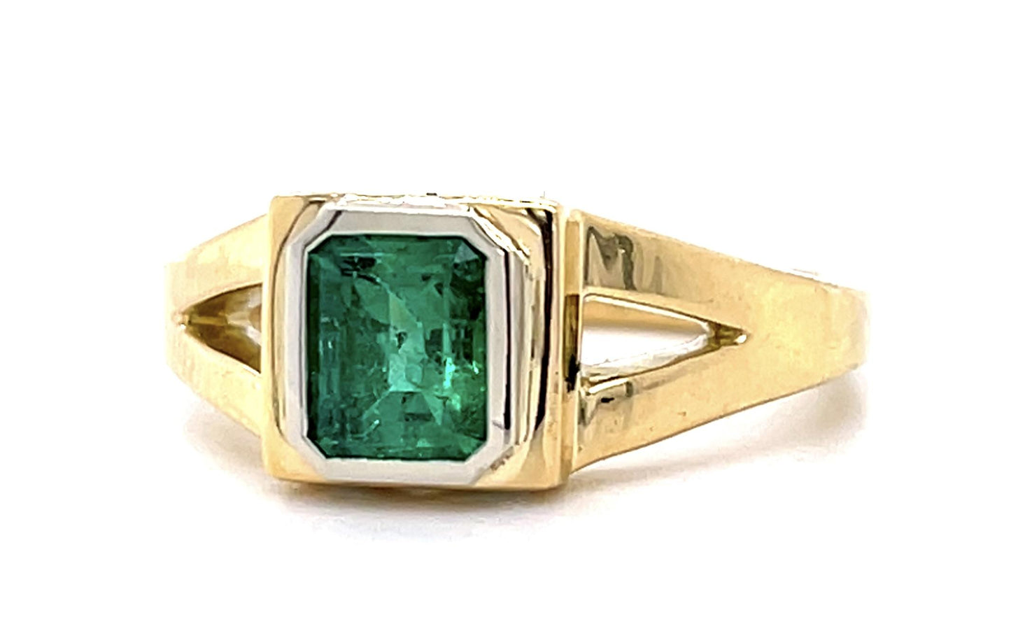 .86ct Colombian Emerald (No Cert) 18KY Ring