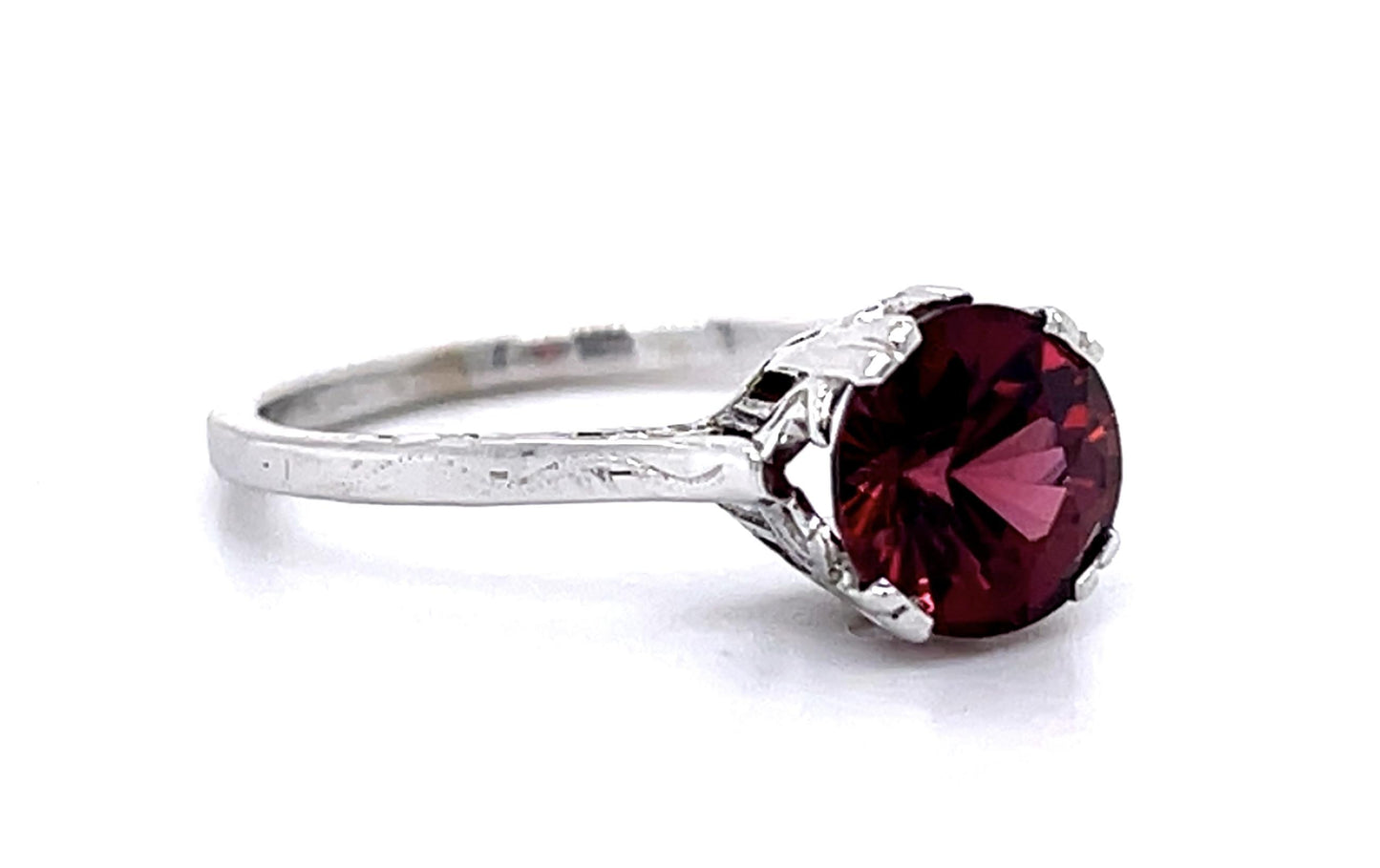 Art Deco 1.85ct Garnet 18KW Solitaire Ring (Vintage 1930s)