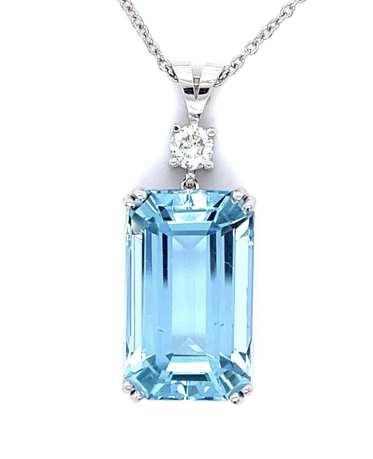 14.38ct Aquamarine 14KW Pendant
