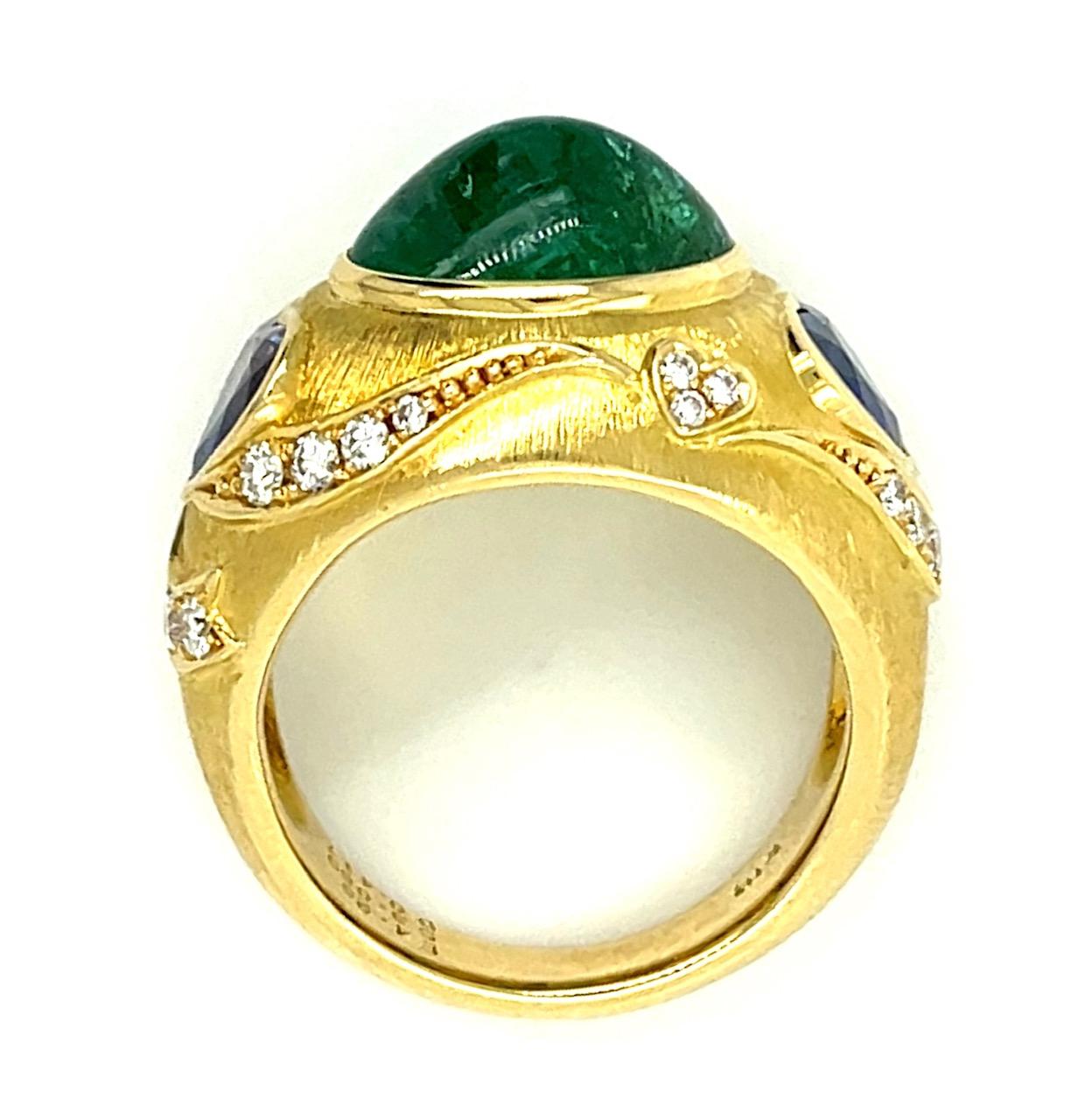 4.26ct Cabochon 3.06ct Heart Sapphire .41ct Diamond 18KY Ring (Estate 1970s)