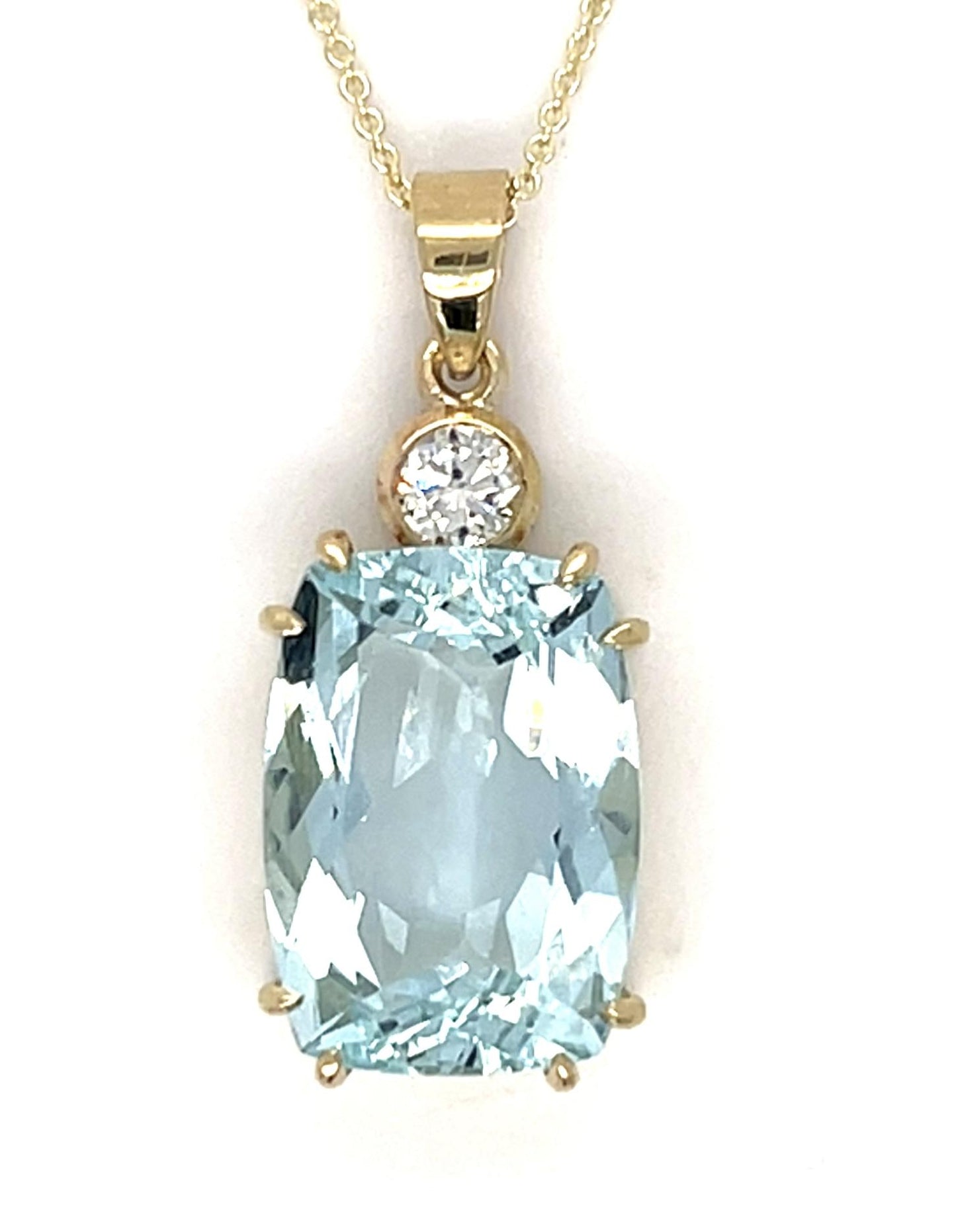7ct Aquamarine .23ct 14KY Pendant 5.31g 16" Chain