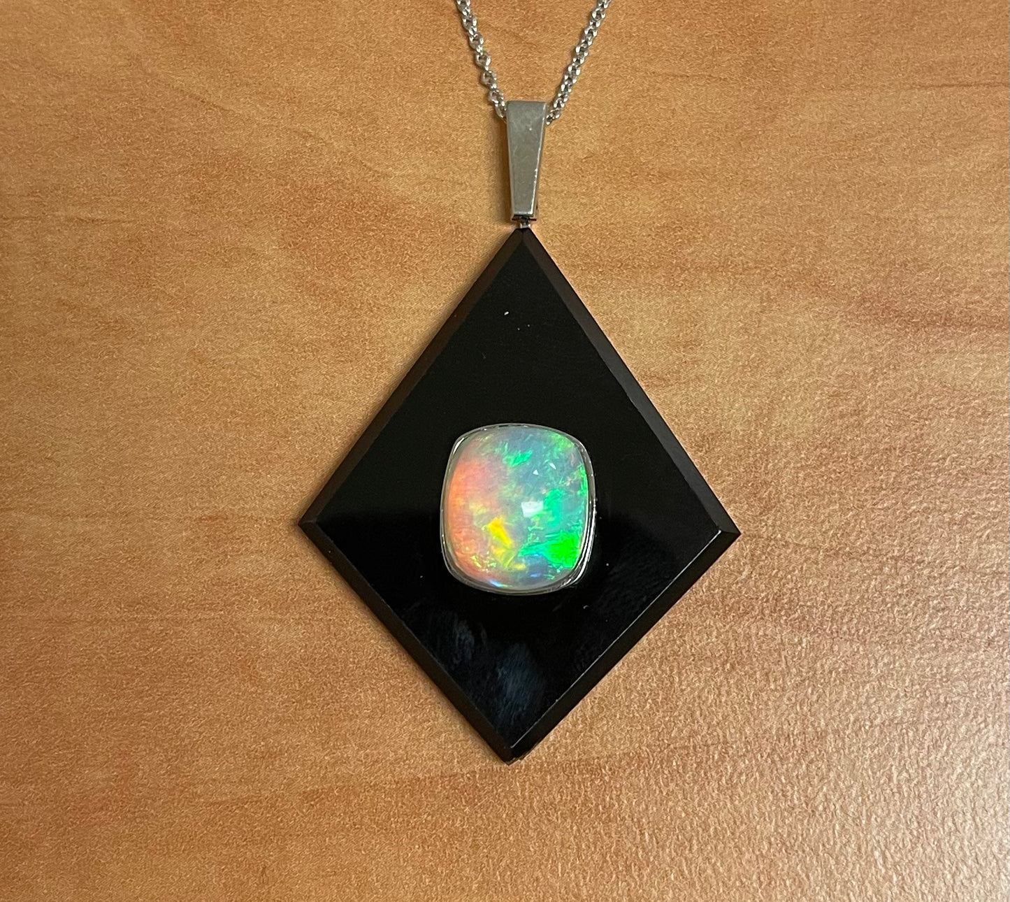 5ct Opal & Onyx 18KW Vintage Pendant (Circa 1960s)