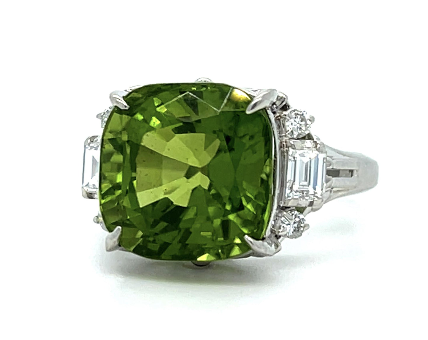 10.24ct Peridot .46ct Diamond Platinum Ring 8.90g 7.50 Size