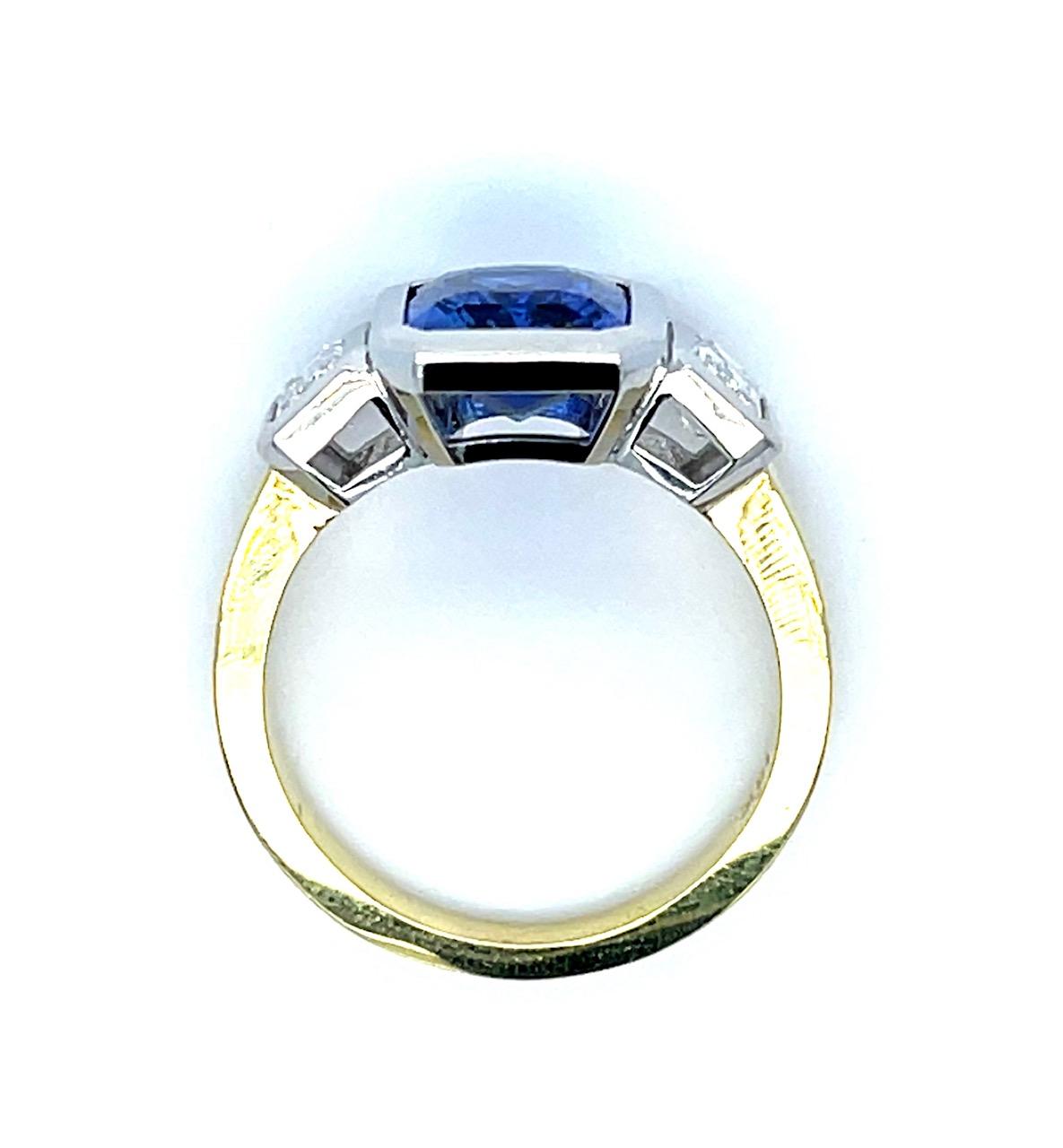 4.08ct Sapphire .88ct Diamond 18K 2 Tone Ring 7.80g 7.25 Size