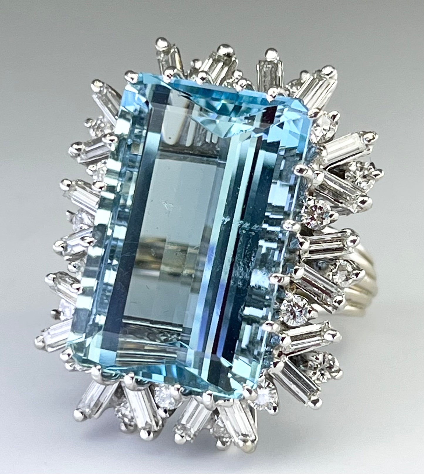 18KW Aquamarine 20ct and Diamond Ring