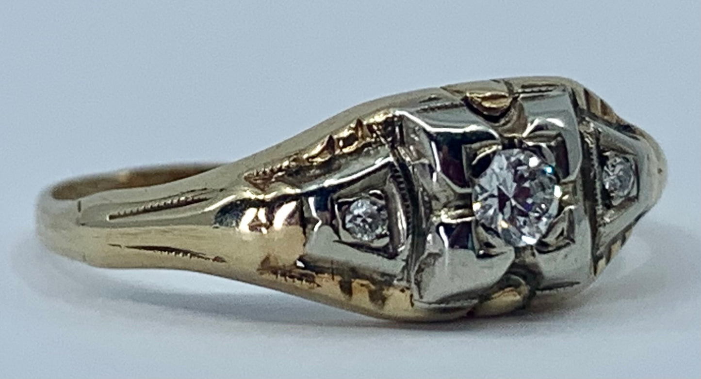 Art Deco Diamond .10ct Ring