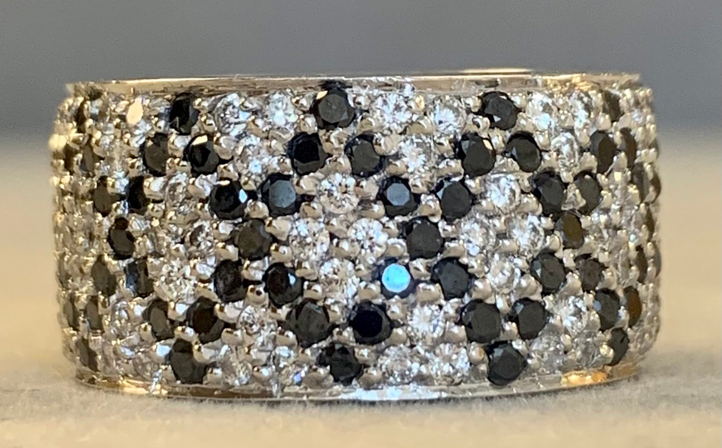 18KW Black and White Diamond Band