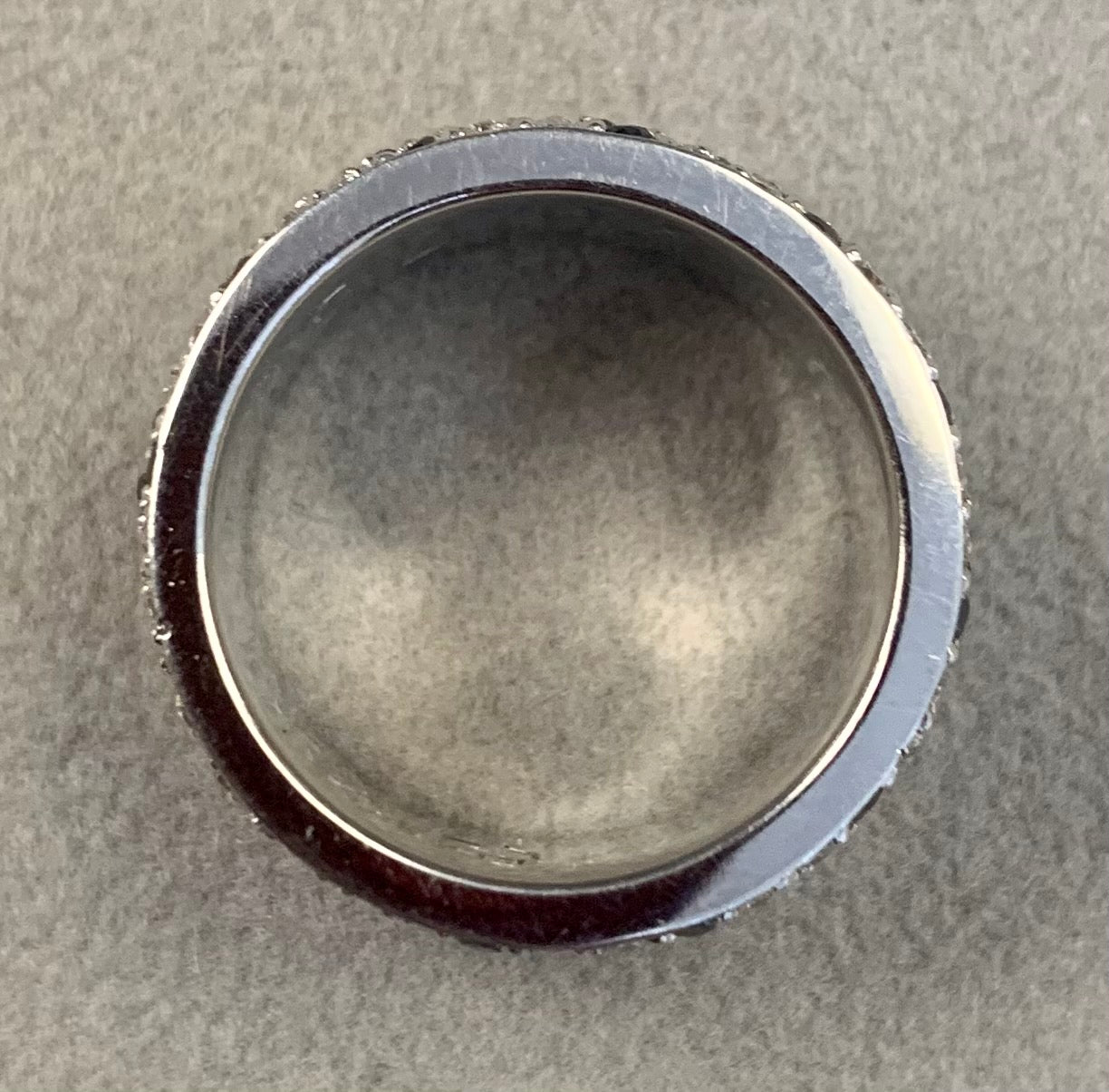 18KW Black and White Diamond Band