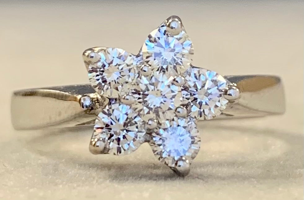18K Flower Diamond Ring