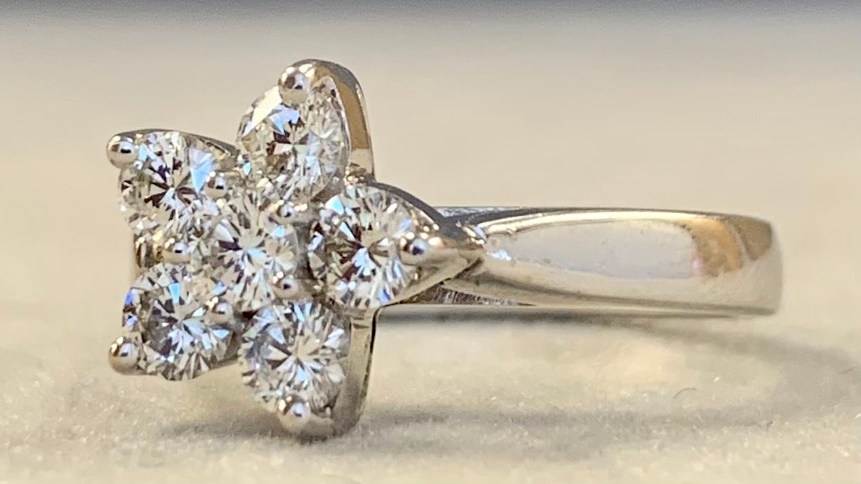 18K Flower Diamond Ring