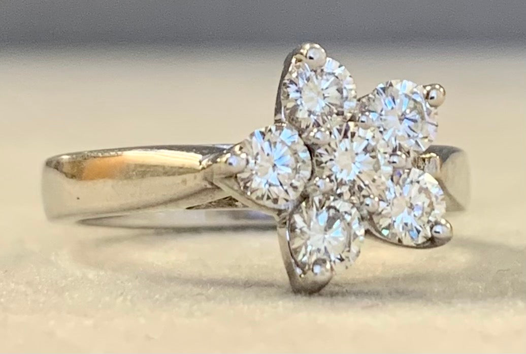 18K Flower Diamond Ring