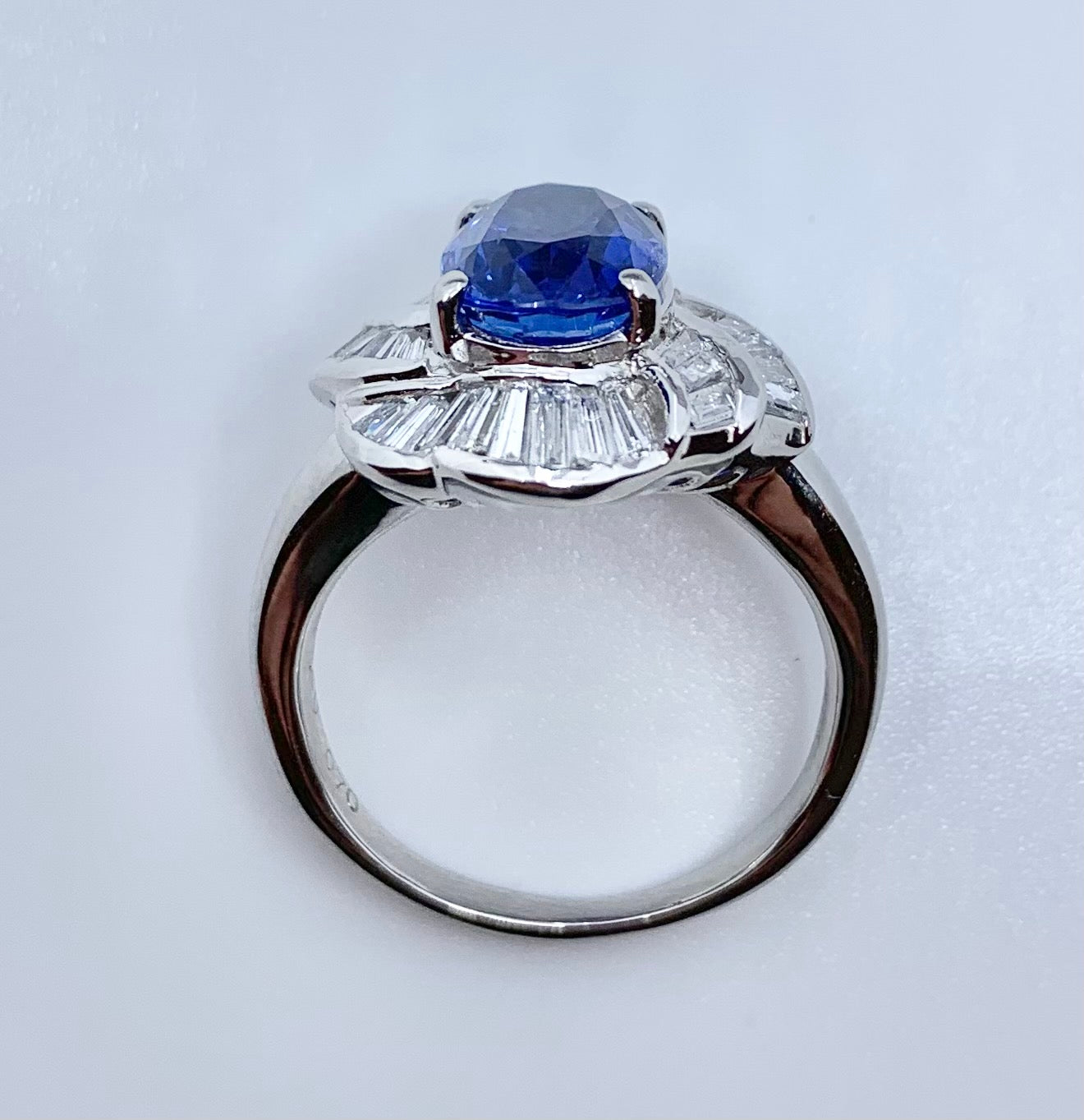 Platinum Sapphire 3.20ct and Diamond Ring