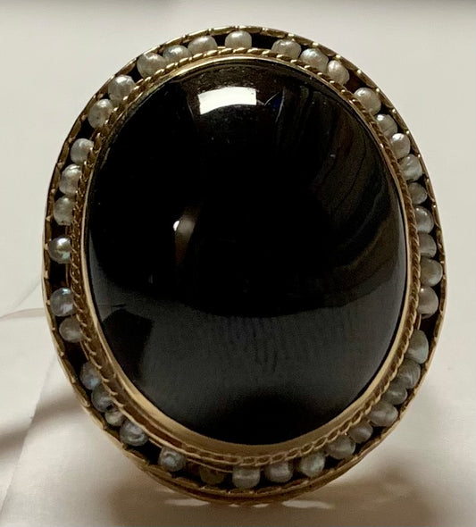 Estate  15.00ct Garnet Cabouchon &  Pearl 14KY Yellow Gold Ring Circa 1950s