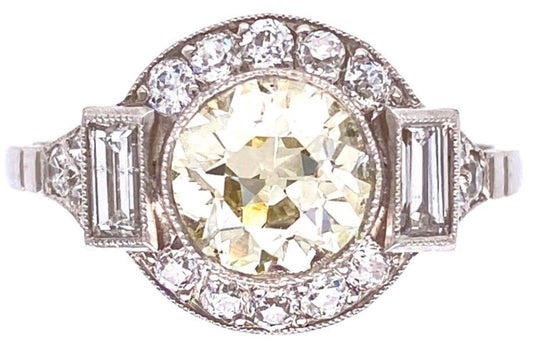 PT European-cut Diamond Ring 1.37ct(c dia) .64ct(s dia)