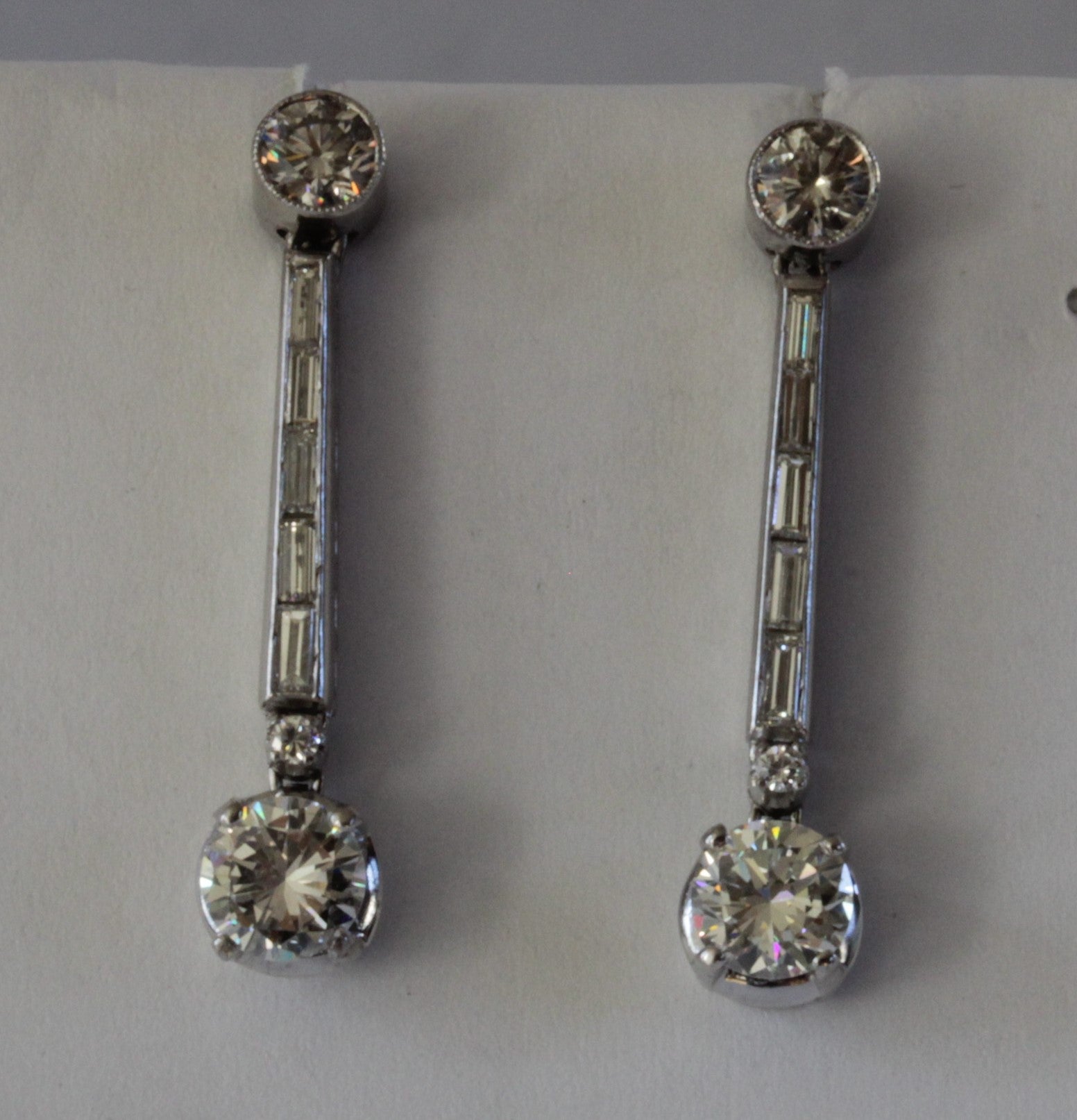 18KW Diamond Earrings 1.30ct(dia) 1.06(sd)
