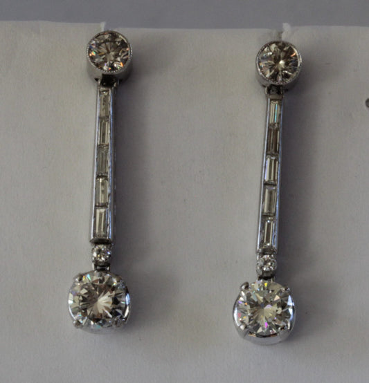18KW Diamond Earrings 1.30ct(dia) 1.06(sd)